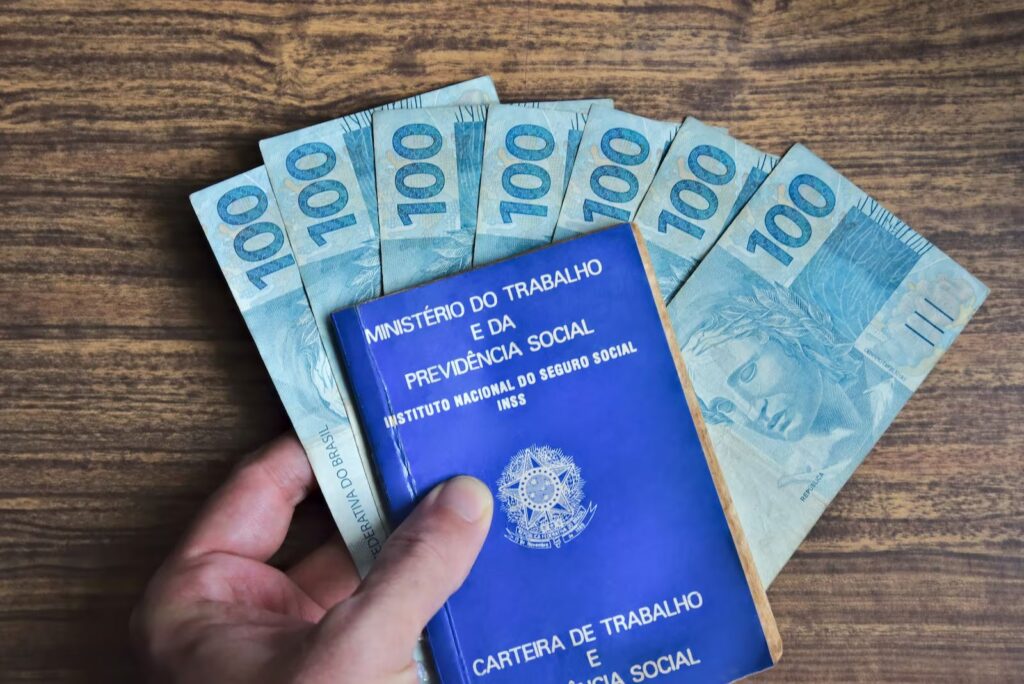 Novos aposentados já podem pegar crédito com juros mais baixos assim que benefício sair